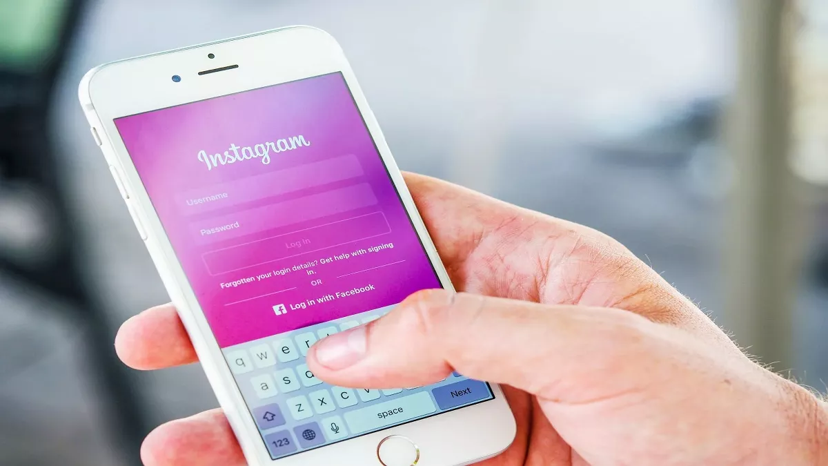 instagram love girl reaches police station to meet bihar boyfriend