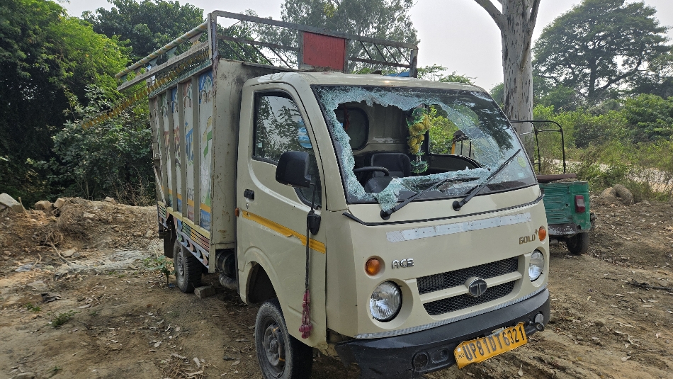 diwali tragedy two workers die in road accident on way home