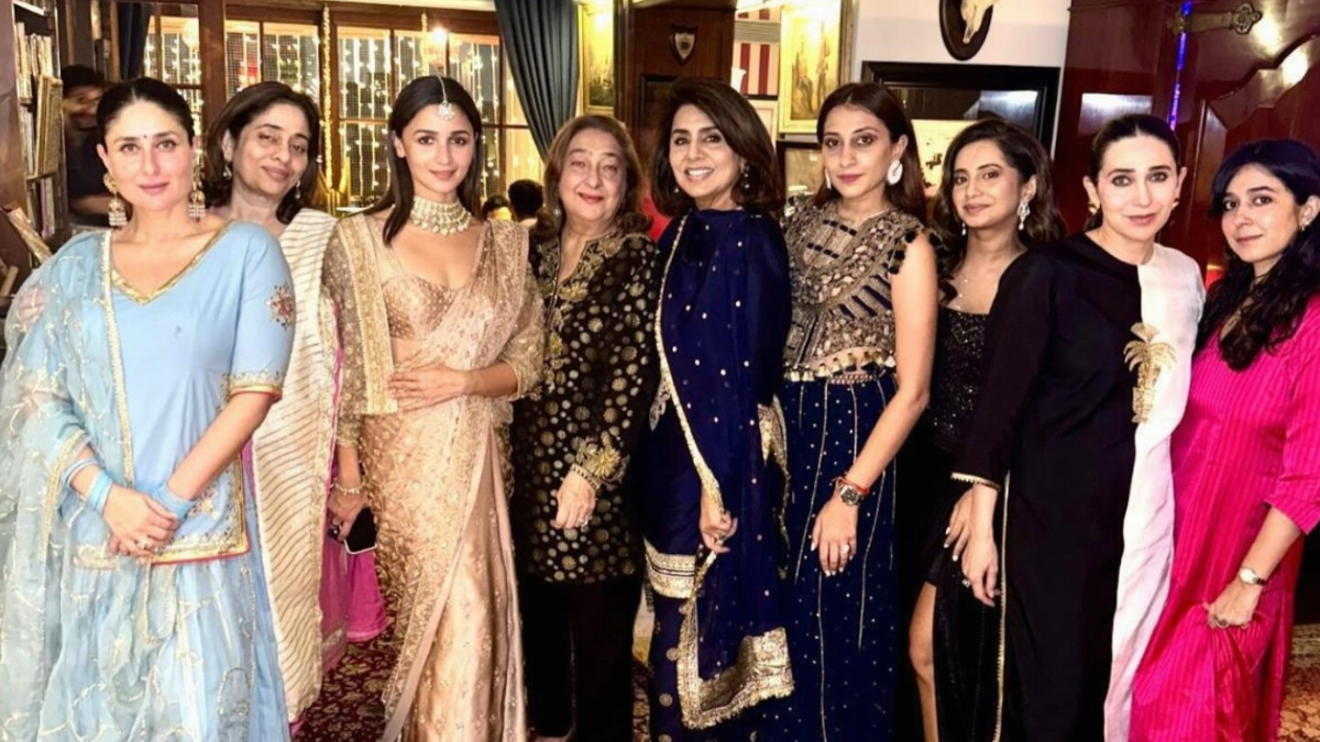diwali 2025 alia bhatt diwali celebration with kareena kapoor karisma kapoor and family