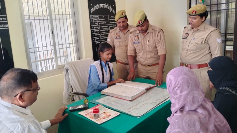 azamgarh 8th grader becomes oneday police station incharge