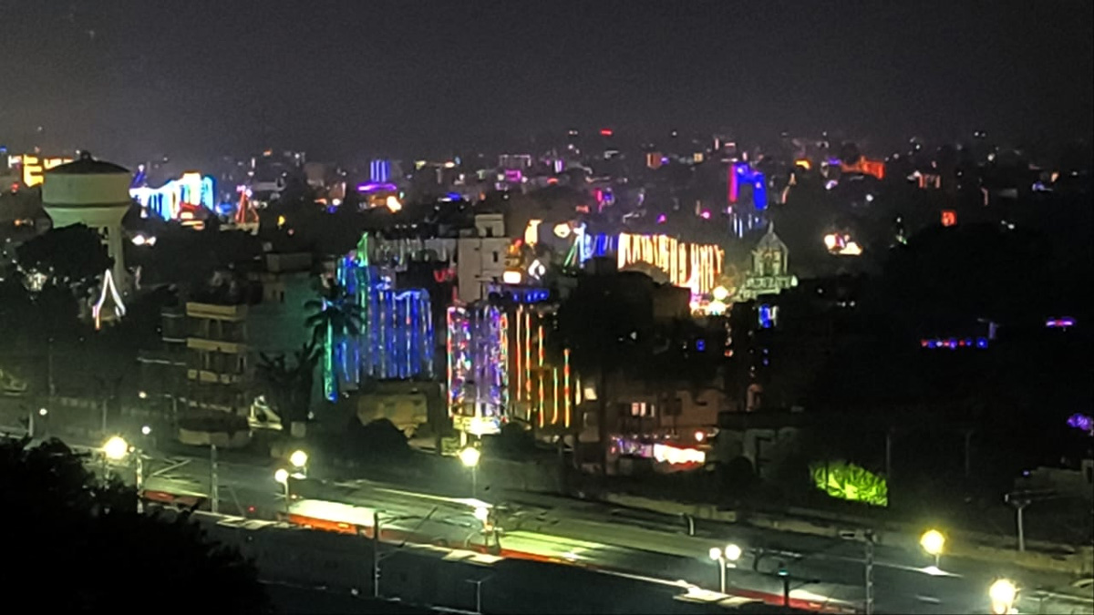bihar hindi news high voltage electrical current of 11000 volts wire breakdown in bhagalpur market on diwali 2025