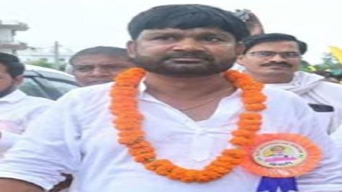 rjd candidate satyendra sah arrested by garhwa police in sasaram