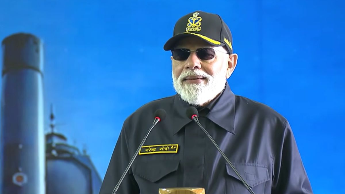 pm modi celebrates diwali with armed forces on ins vikrant