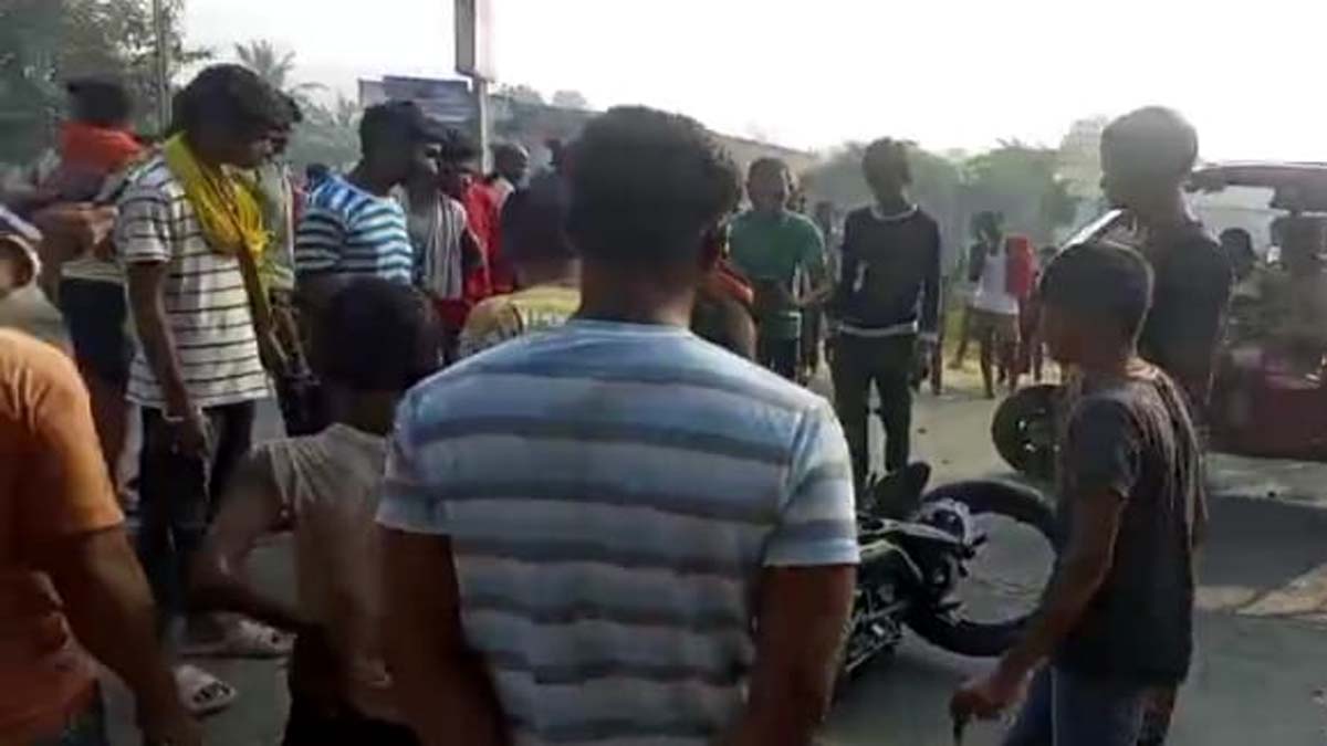 bihar road accident bike and auto collide headon in bhagalpur bike rider dies one injured in critical condition