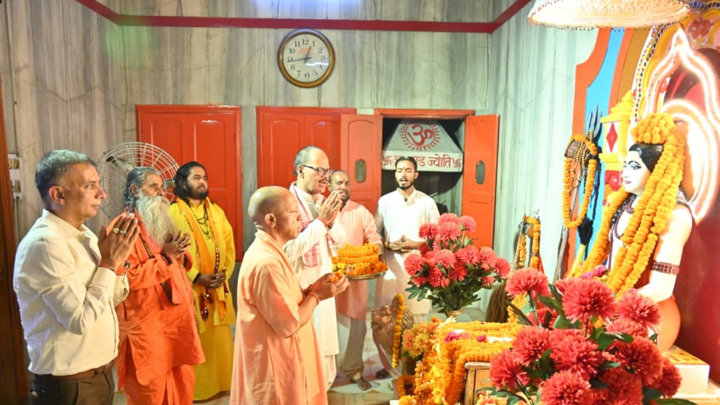 yogi adityanath attacked opposition on diwali