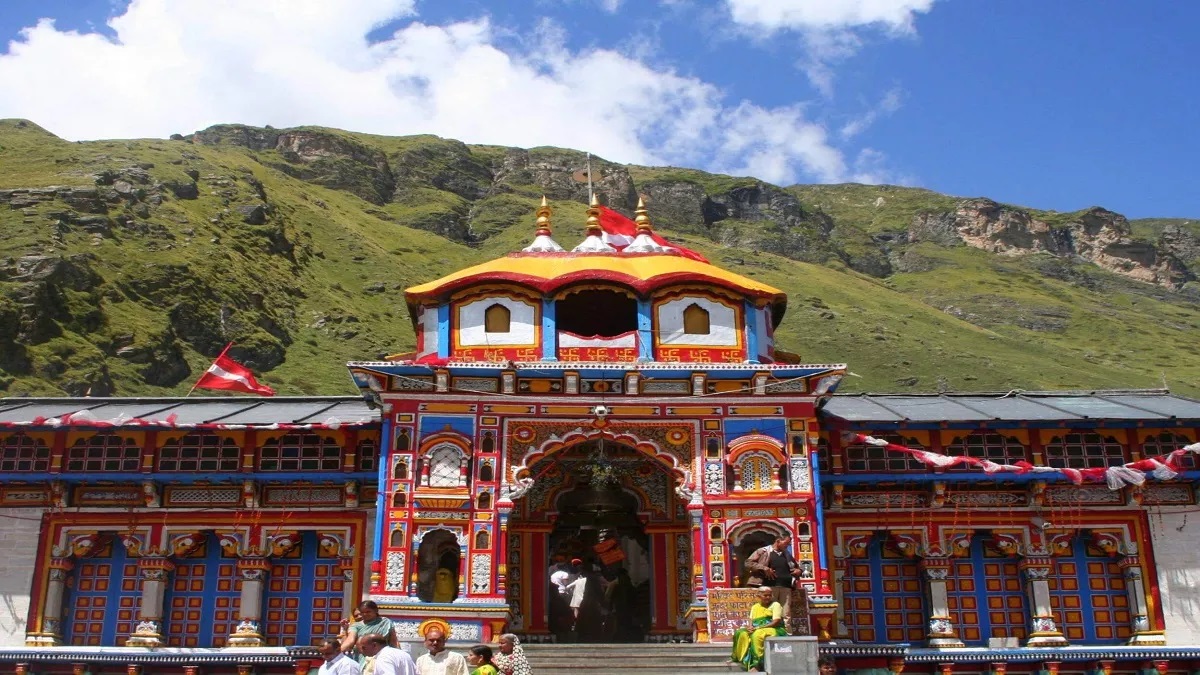 badrinath dham to light 12000 lamps for first time