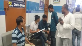 हादसे की खबर सुन अस्पताल पहुंचे स्वजन। जागरण