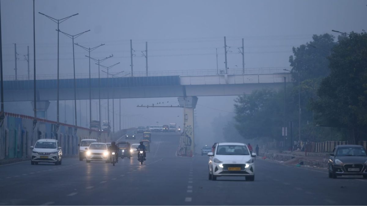 delhi air pollution soars after diwali aqi crosses 350