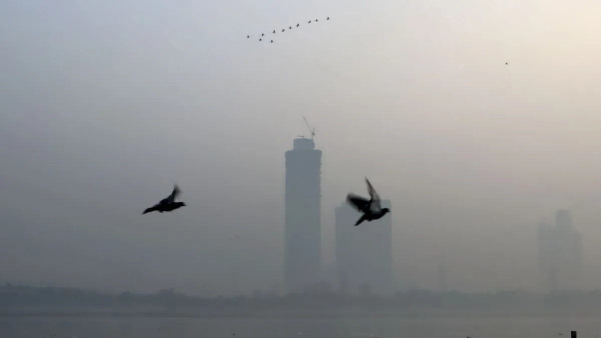 delhi aqi worsen red zone in many areas uttarakhand up bihar air pollution imd issued cyclone alert