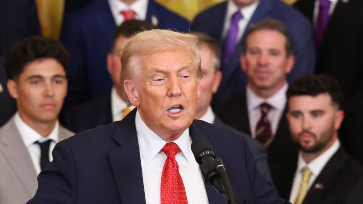 uschina trade war trump threatens 155pc tariffs on china