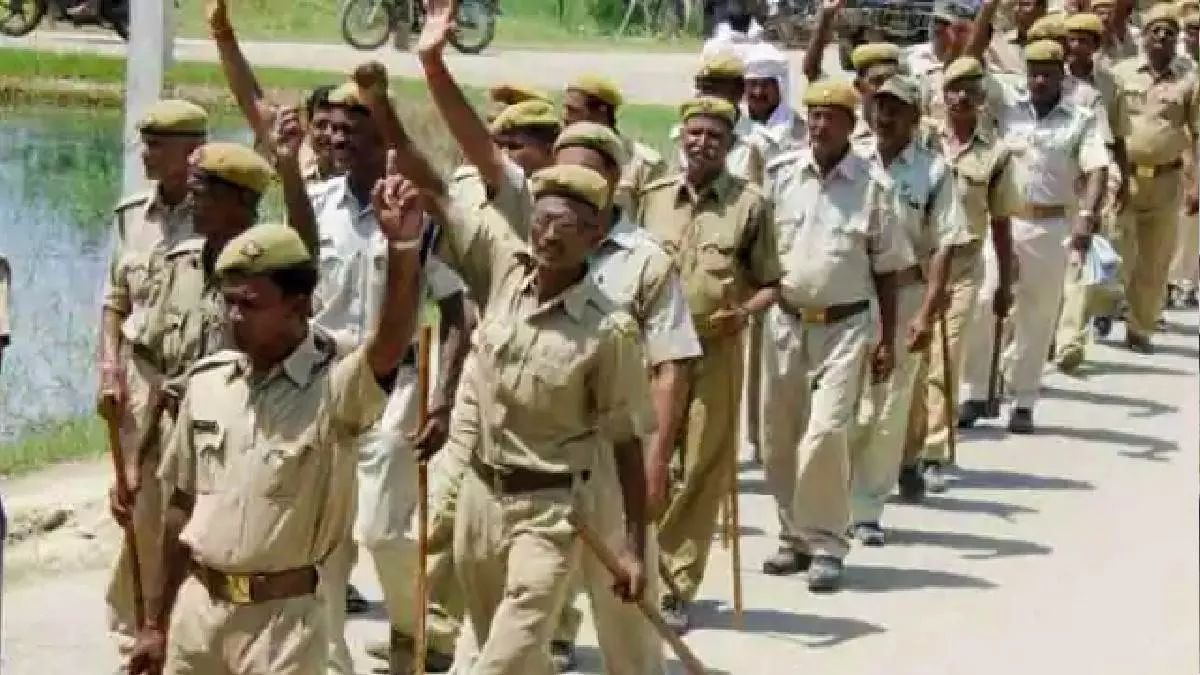 jharkhand home guard protest against health minister irfan ansari