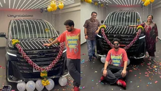 मशहूर कॉमेडियन समय रैना ने अपने माता-पिता को 1.2 करोड़ रुपये की टोयोटा वेलफायर गिफ्ट की।