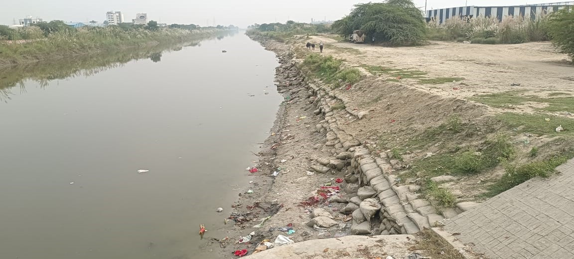chhath puja preparations begin in dhaulana ganga canal water release