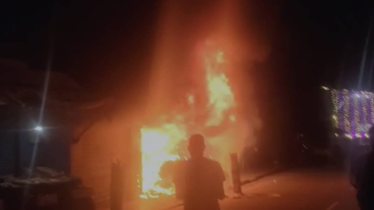 hamirpur fire electric shop engulfed massive loss in salouni market