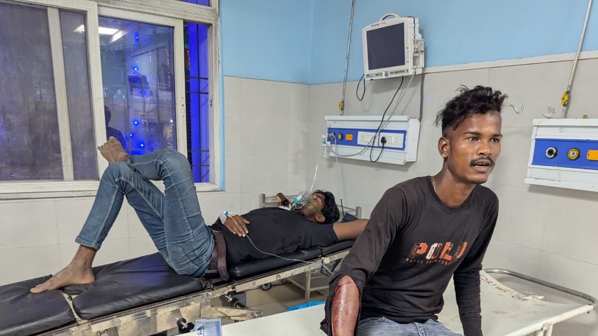 firing during gambling dispute in bihiya two injured