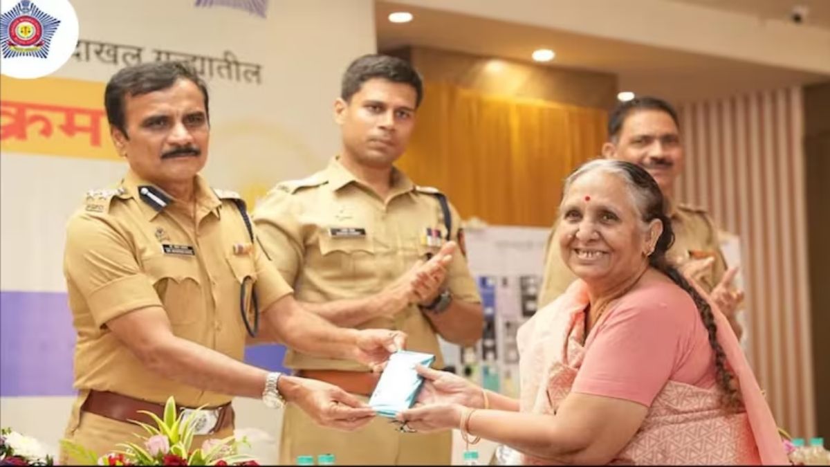 mumbai police returns stolen phones diwali gift for 800