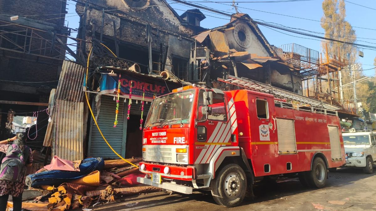 old london house fire losses worth lakhs fire hydrants found dry as usual existing arrangements inadequate