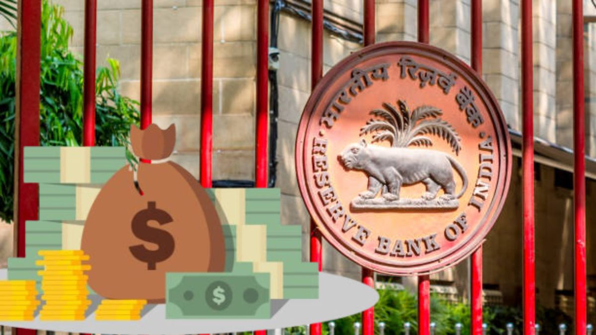 rbi sells 7 7 billion in august to defend rupee which has fallen more than 4 percent this year