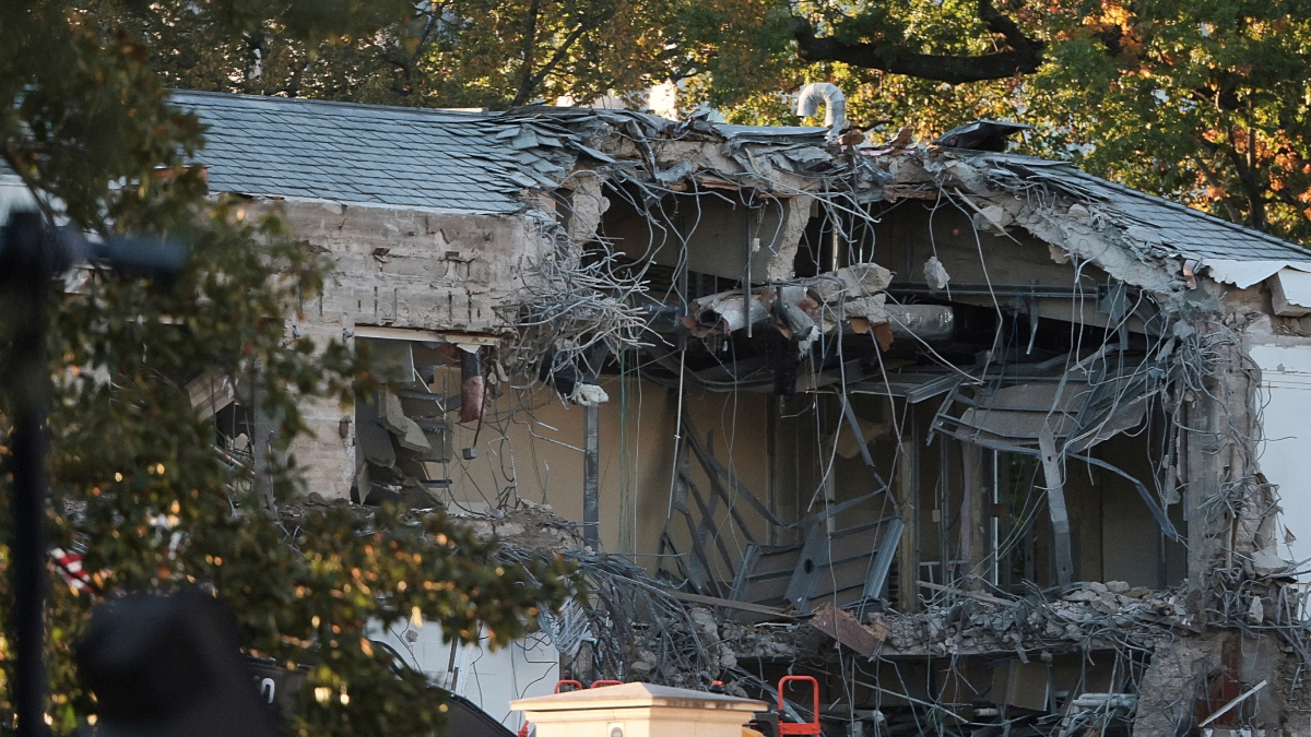 trumps new ballroom white house construction sparks controversy