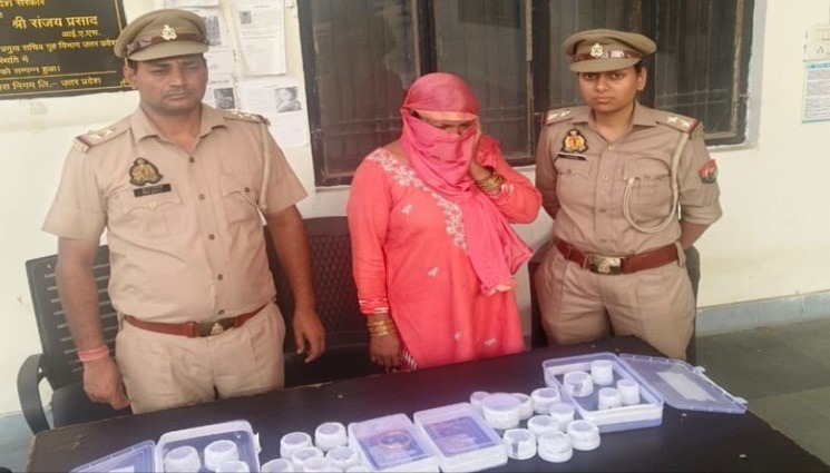 meerut maid steals jewelry worth 50 lakh family recovers it