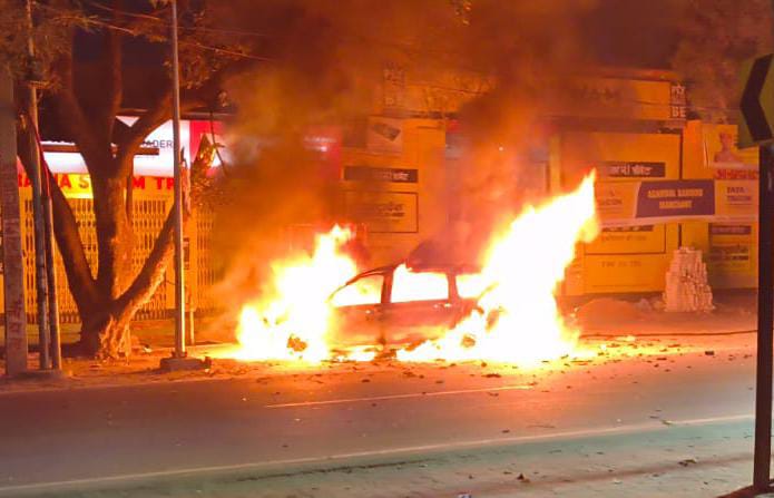 car fire in chandausi sambhal roadside panic