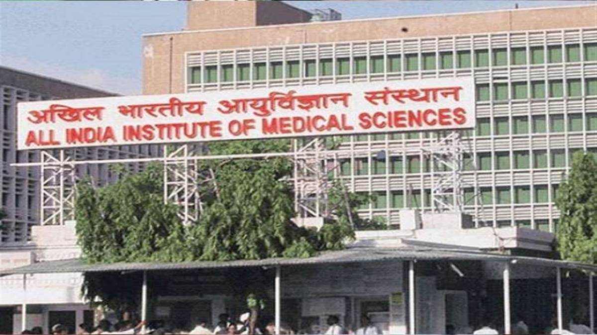 chhattisgarh bilaspur 10 year old girl admitted in aiims hospital after major eye injury