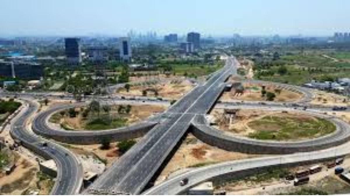 dwarka expressway tunnel traffic snarl uer2 link raises nhai planning concerns