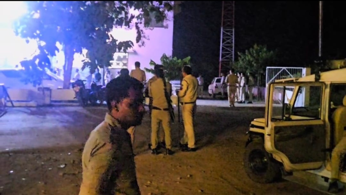 panna police attack sho and constable injured in madhya pradesh