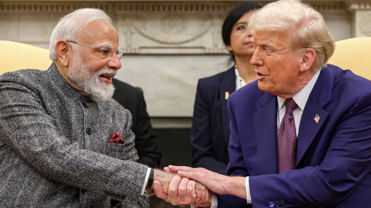 modi and trump talk on diwali strengthening democracy