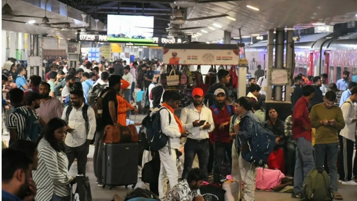 chhath puja travel rush train and bus seat availability