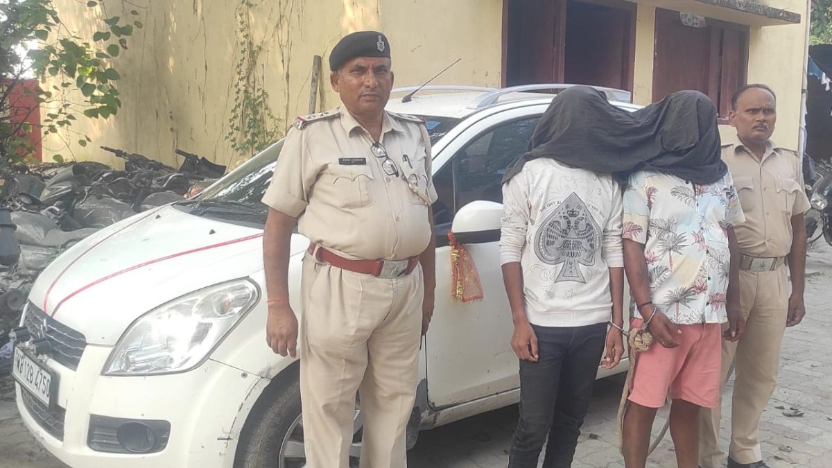 two smugglers arrested with english liquor in vibhutipur of samastipur