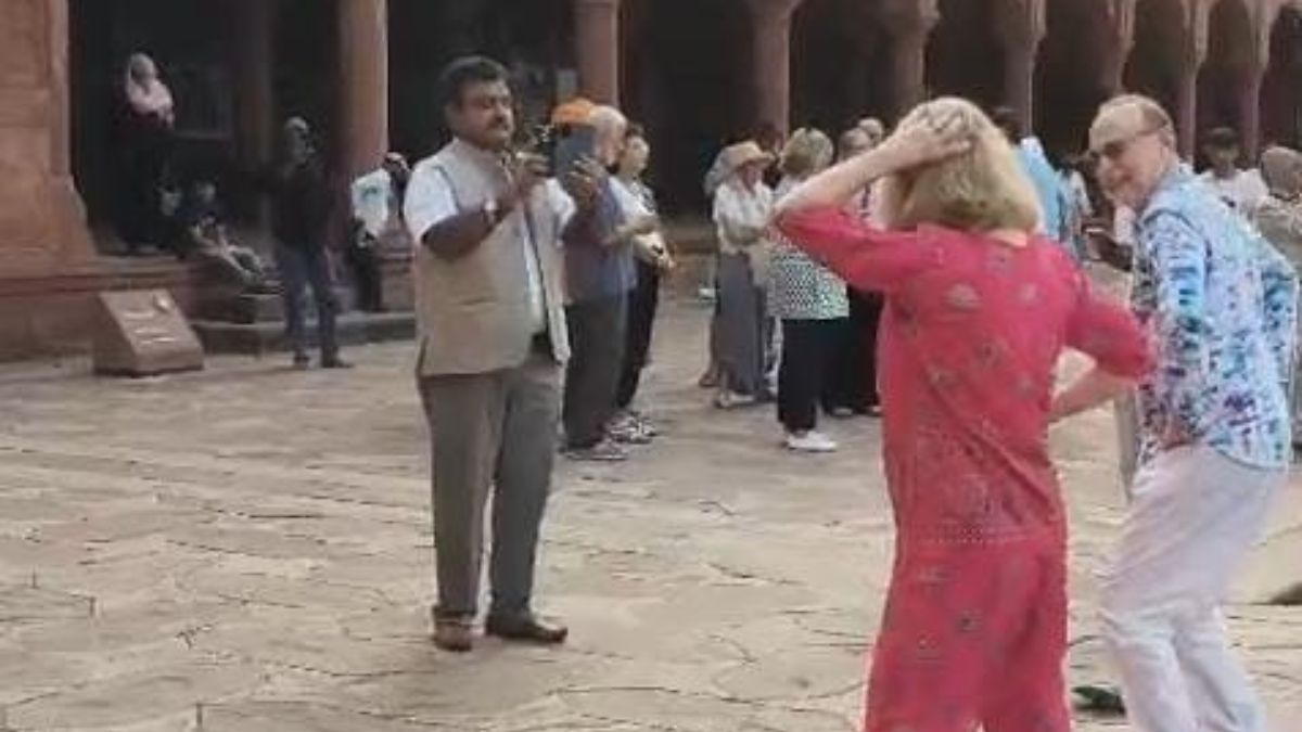 tourist make dance video in taj mahal goes viral