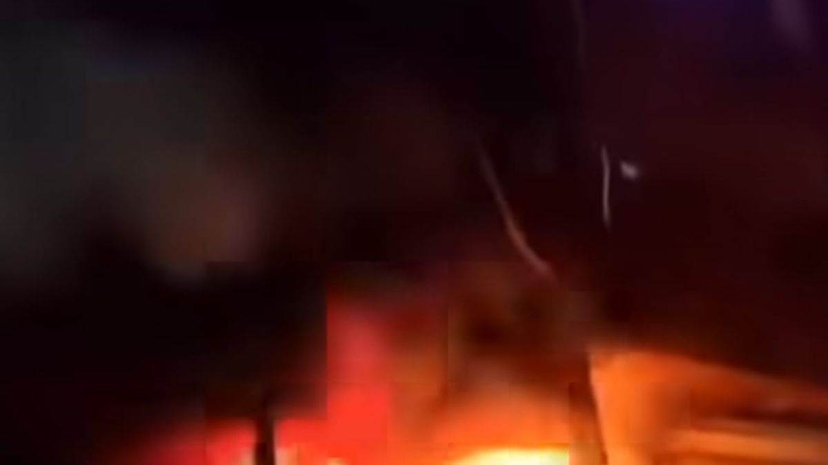 faridabad fire seat cover warehouse shops engulfed in flames