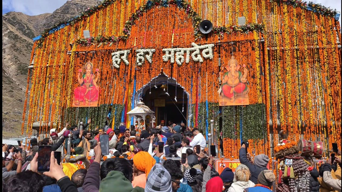 five faced idol of baba kedar is placed in sabha mandap kedarnath dham doors will closed on bhaiya dooj