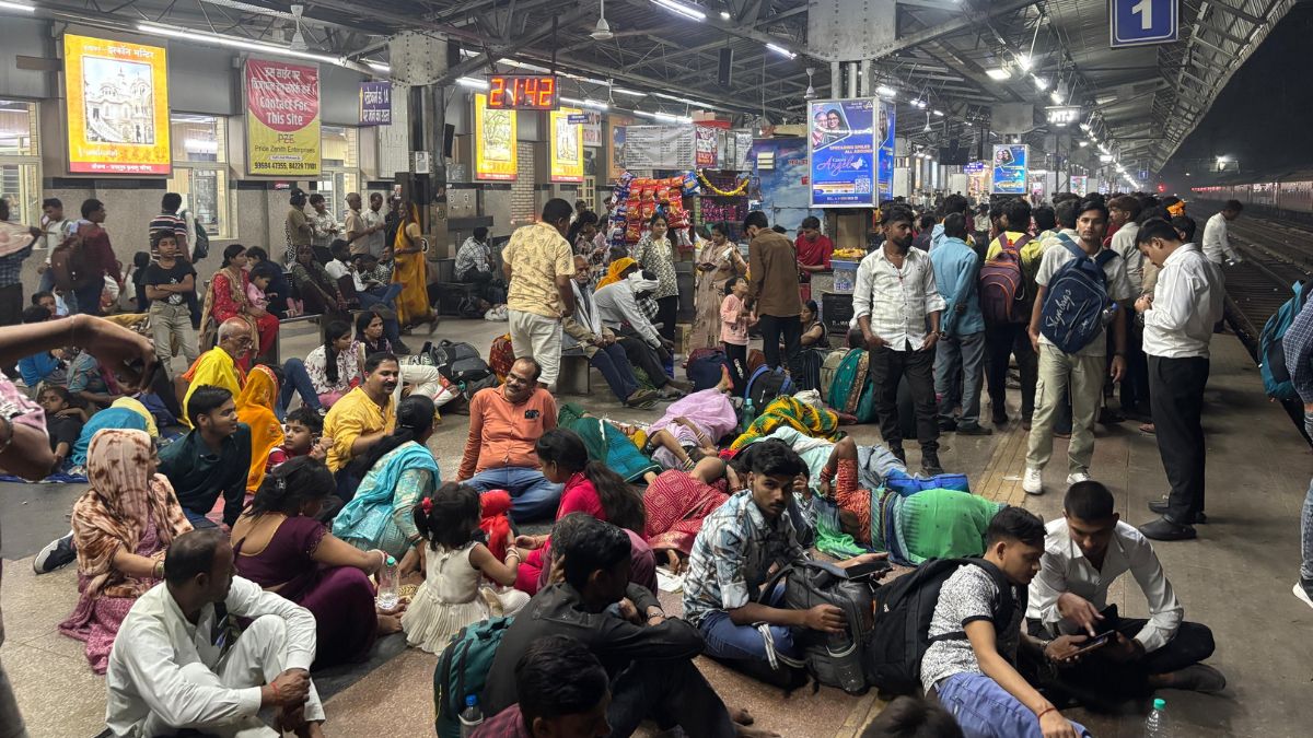 mathura goods train derail operation on the fourth line