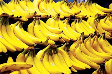 prayagraj passengers fined for littering banana peel on train