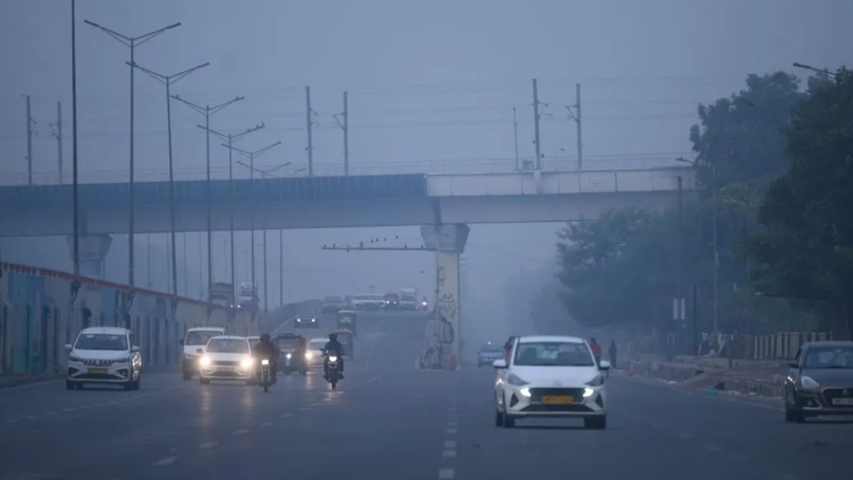 delhi air quality improves slightly remains very poor for 4th day