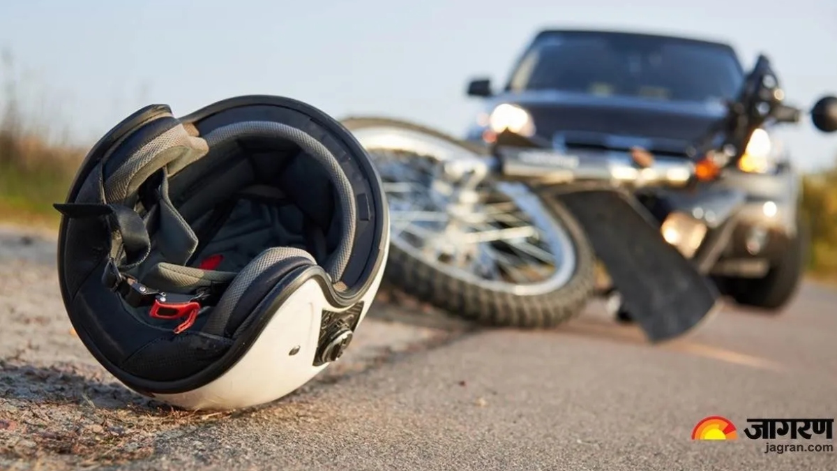 delhi three friends die in bike accident near supreme court
