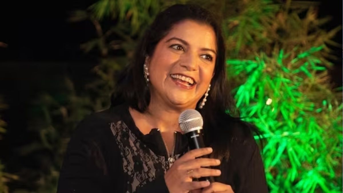 air india flight attendant helps comedian aditi mittal during grief