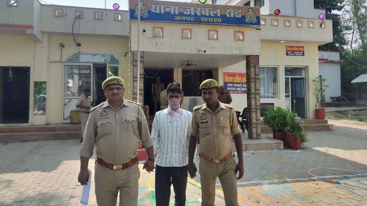 bahraich news man murdered wife and buries body beneath bed and sleeps there for 12 days
