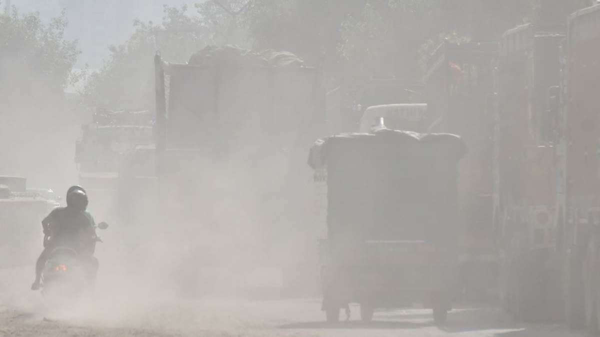 delhi air pollution grap2 rules violated dust and burning waste persist