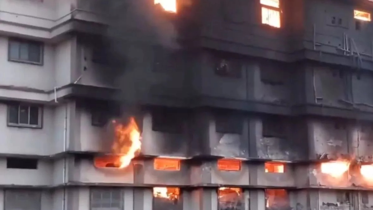 mumbai building fire 27 rescued from jogeshwari highrise