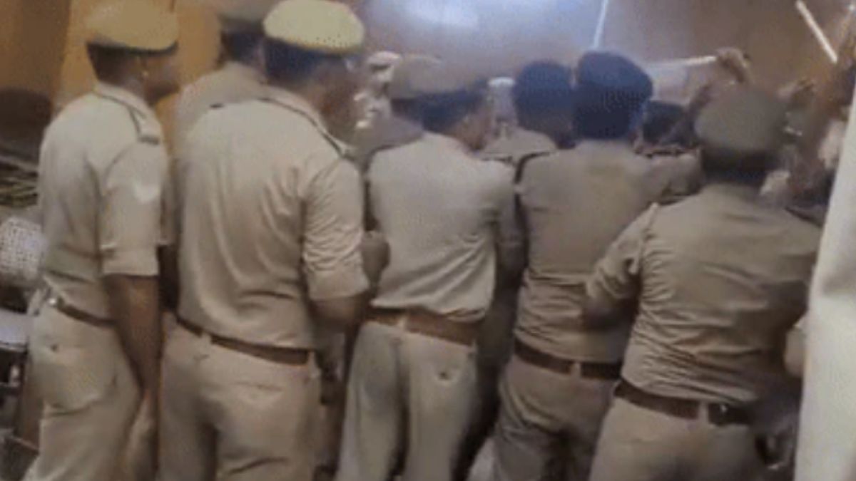 clash in loni stone pelting after fight fir against 15