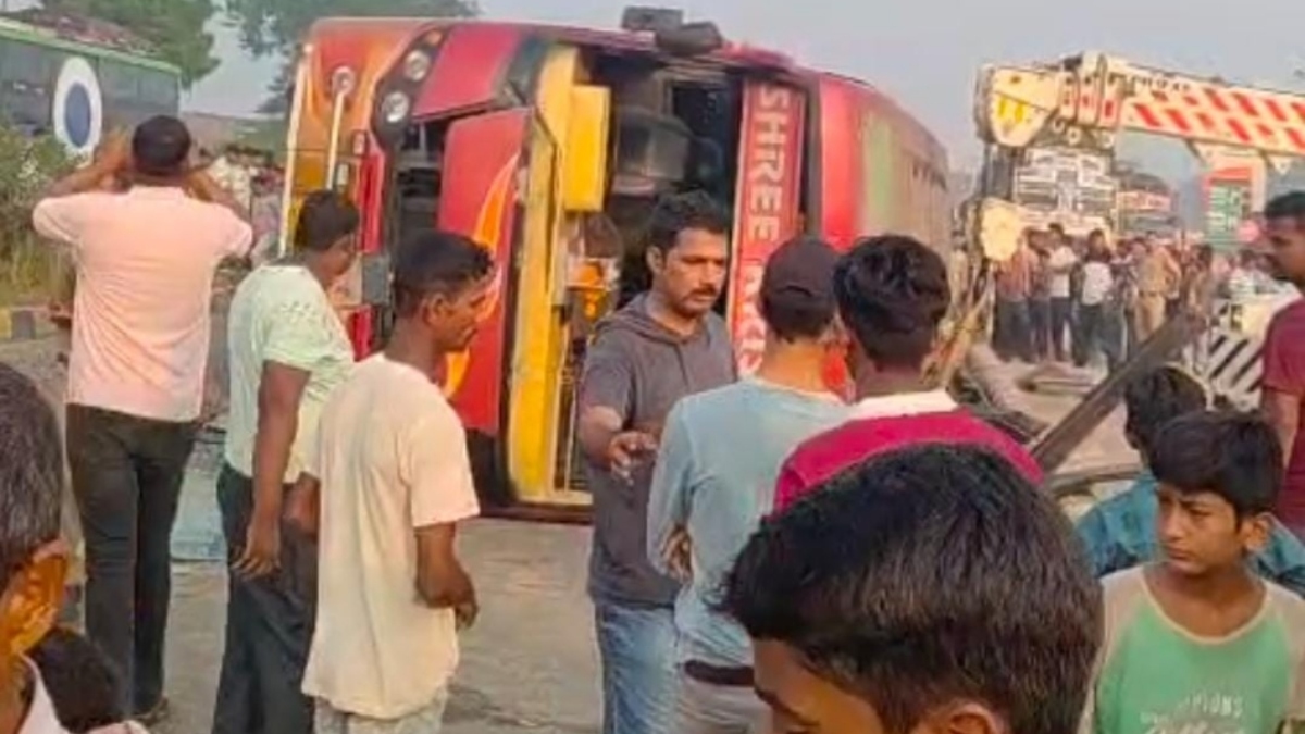 bihar bus accident jaipur to madhubani bus overturns in gopalganj