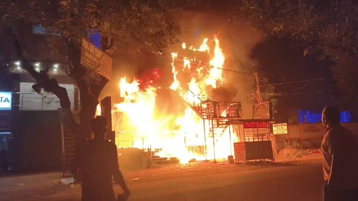 hazaribagh fire short circuit destroys shops causes huge loss