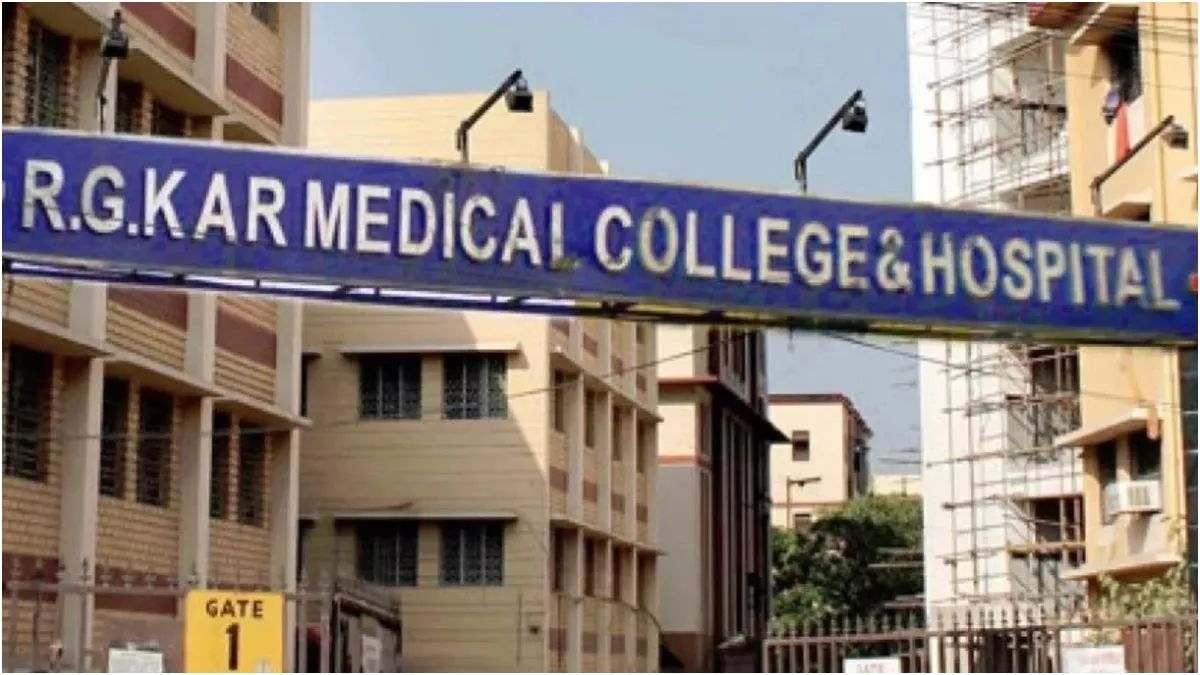 rg kar murder case family claims doctors phone used after death