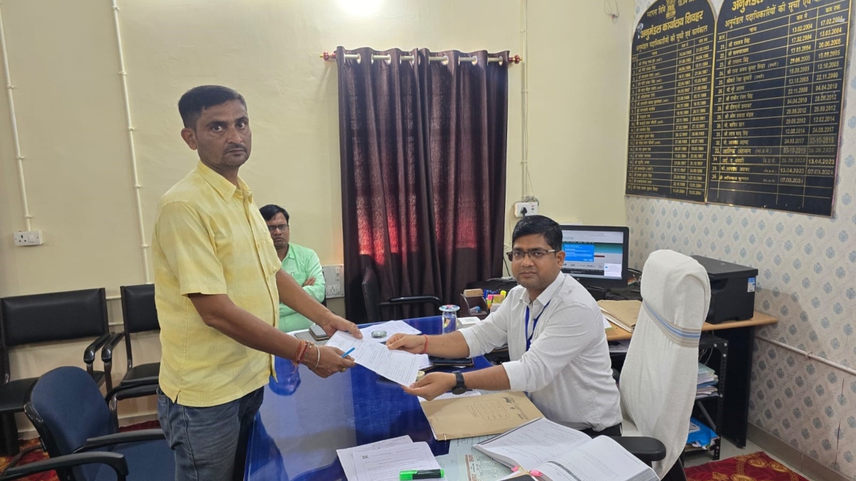 sheohar election update candidate withdraws 11 remain in fray