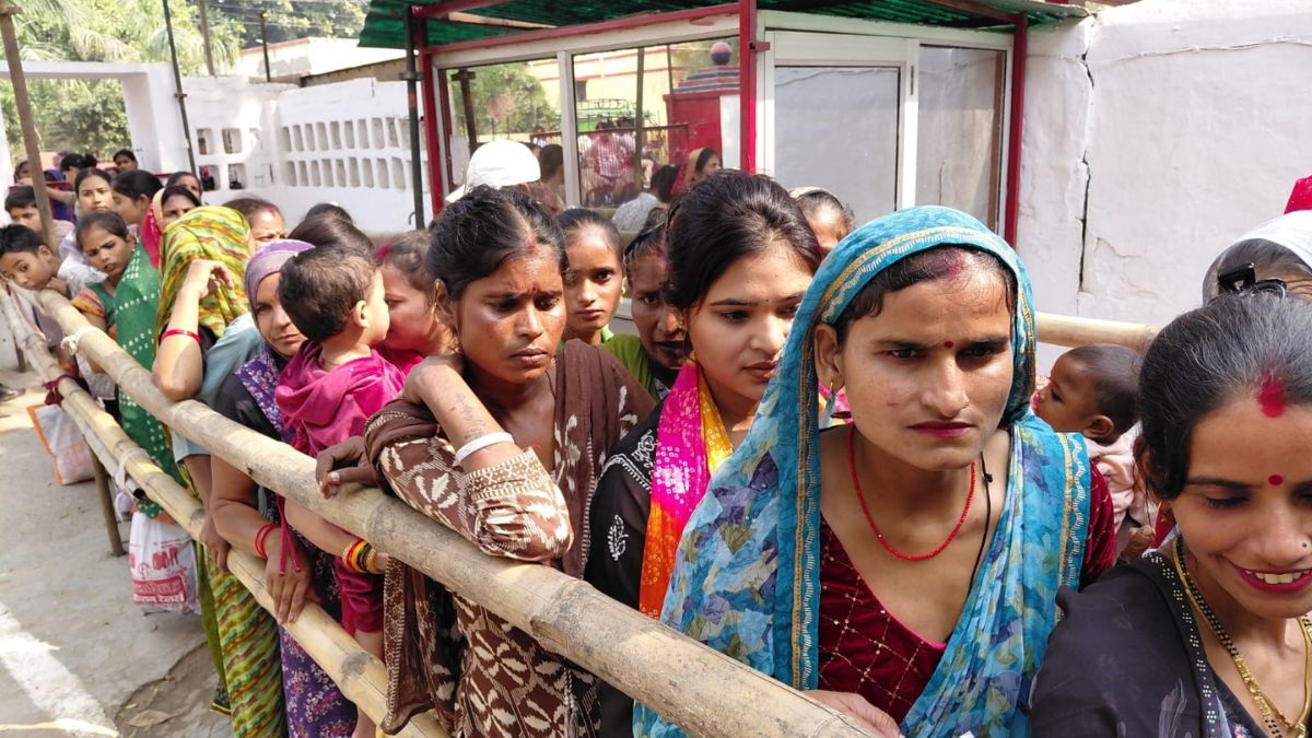 etha jail celebrates bhai dooj 568 women visit inmates