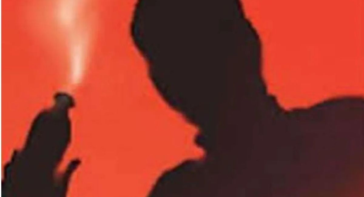 acid attack in deoria four injured one critical