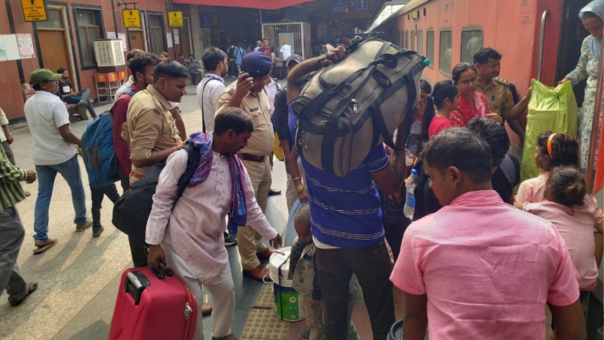 chhath rush trains to up bihar packed after diwali